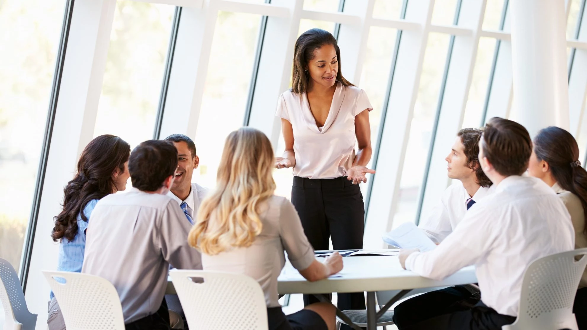 TOP 7 nguyên tắc vàng để quản lý nhân viên hiệu quả | EveHR.vn