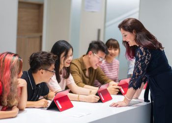 Học Tài chính có khó không? Nên chọn chuyên ngành nào?